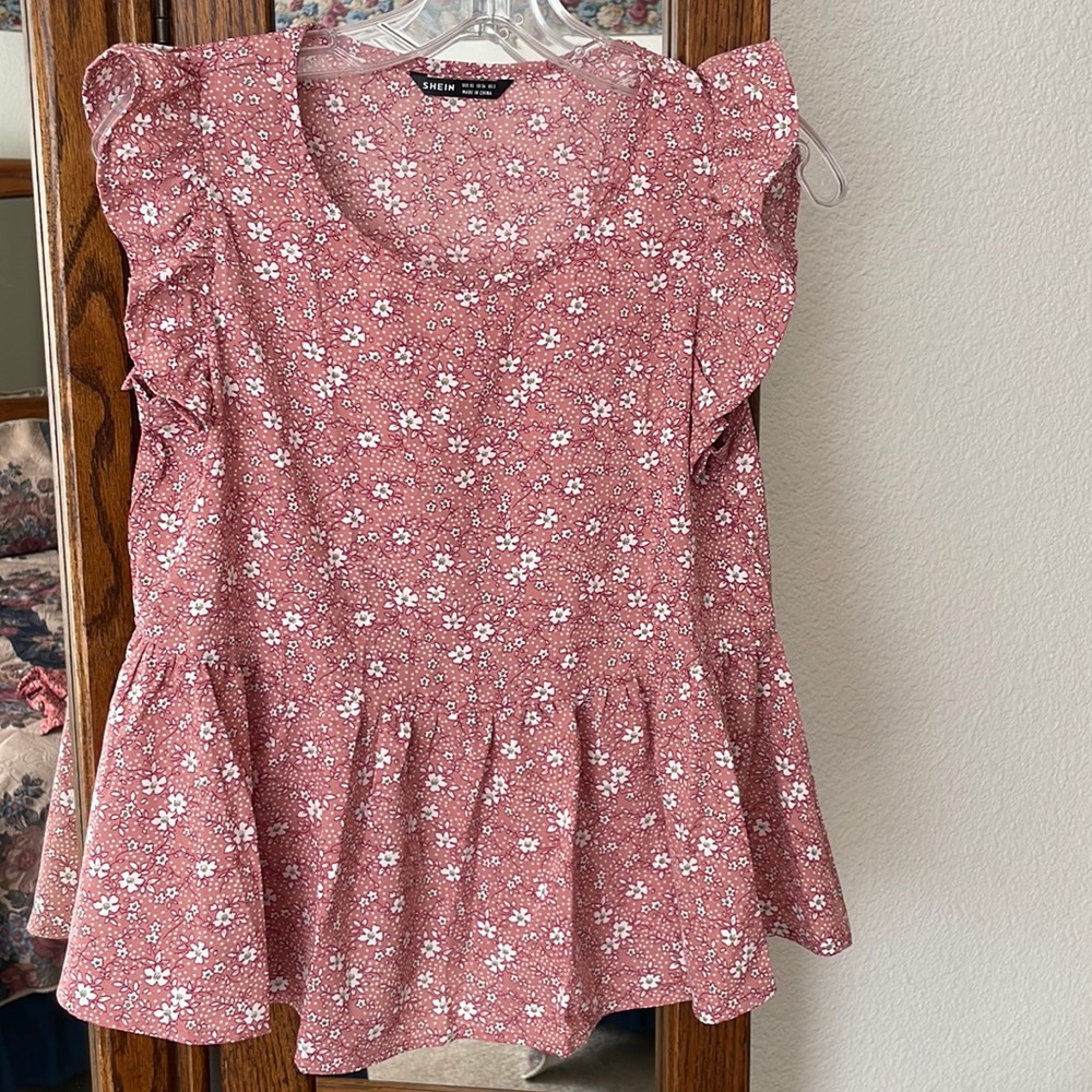 SHEIN Floral Top